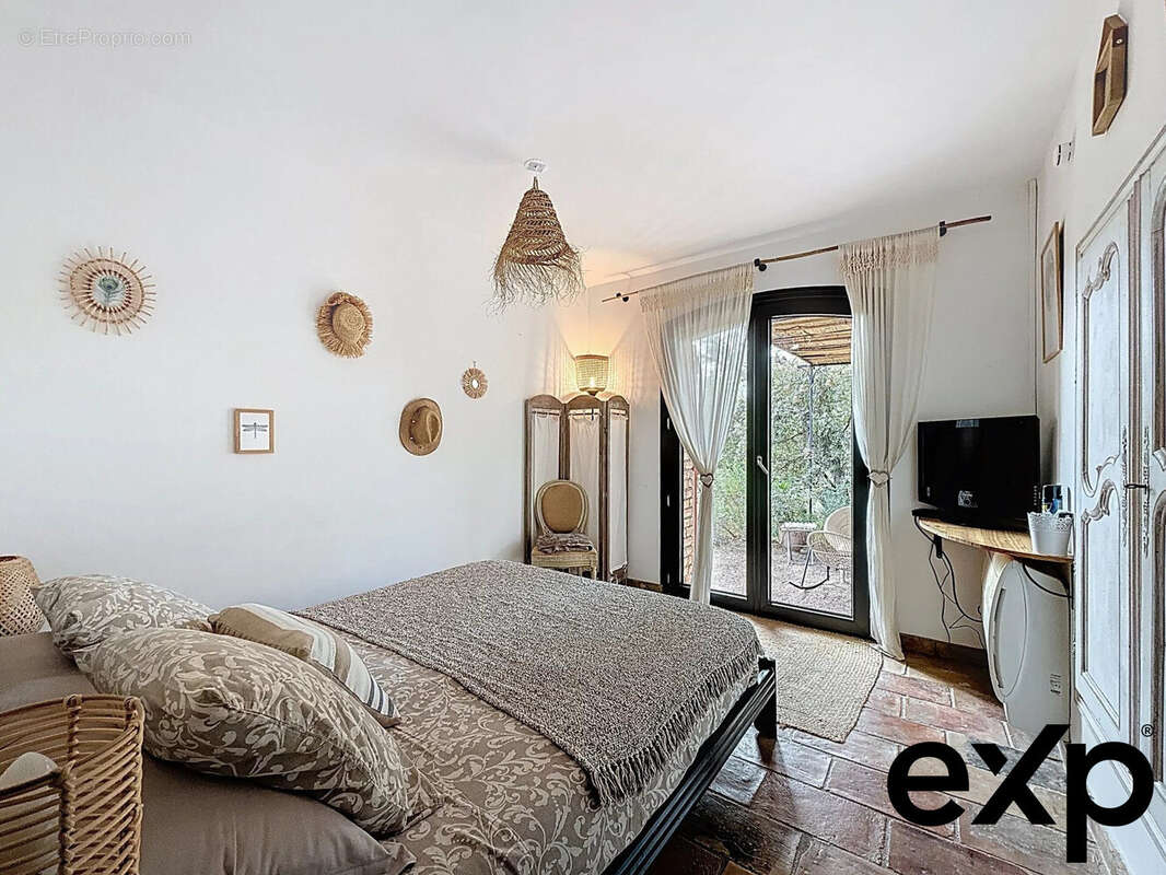 Maison à ROQUEBRUNE-SUR-ARGENS