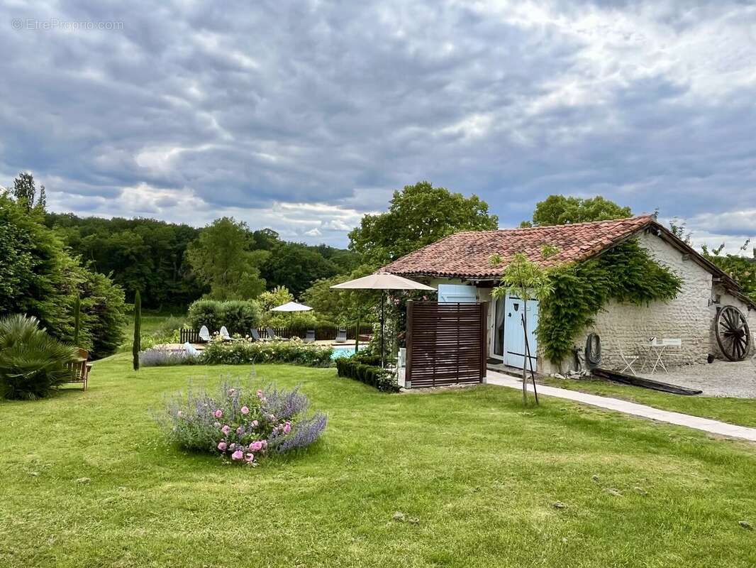 Maison à AUBETERRE-SUR-DRONNE