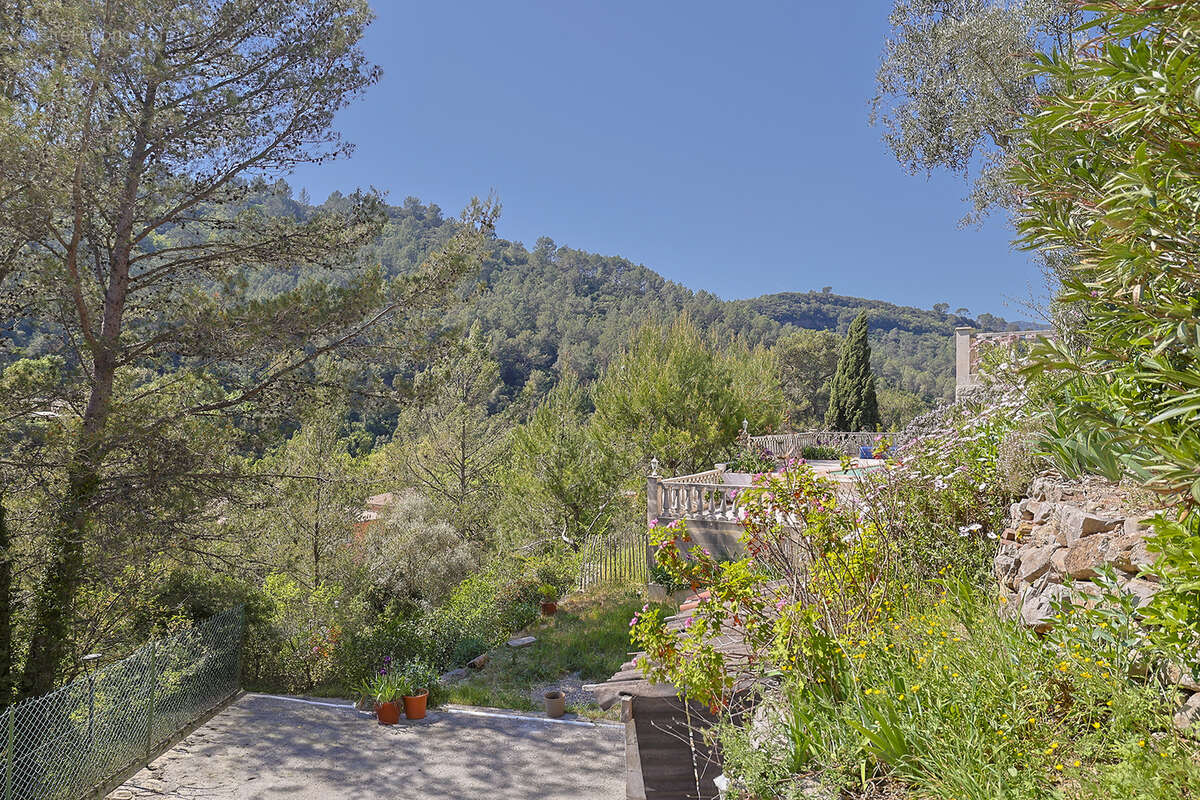 Maison à SOLLIES-TOUCAS