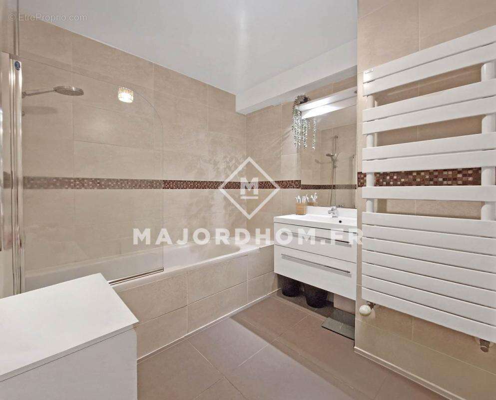 Appartement à MARSEILLE-2E