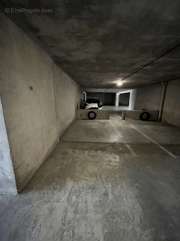 Parking à BORDEAUX