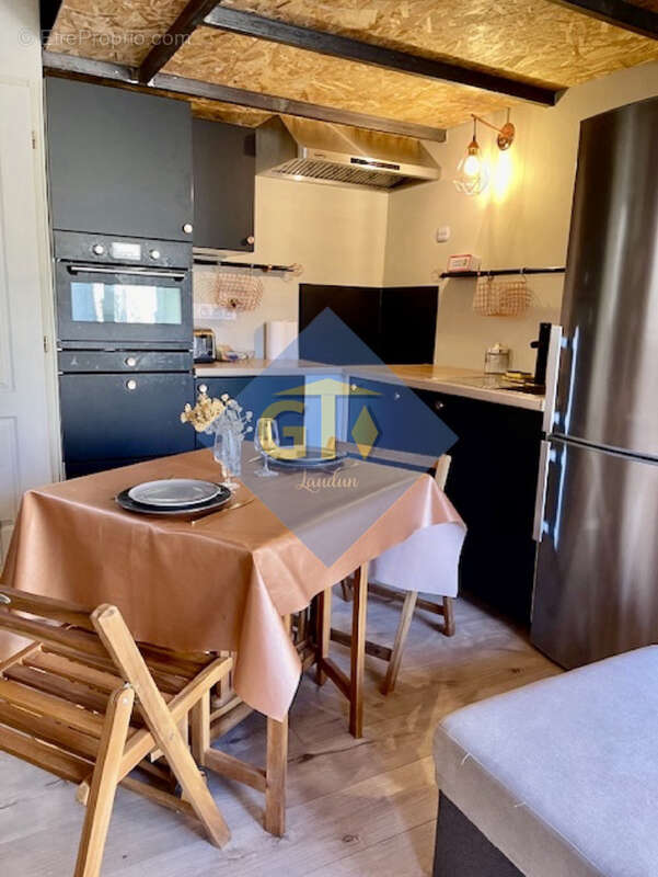 Maison à LAUDUN-L'ARDOISE