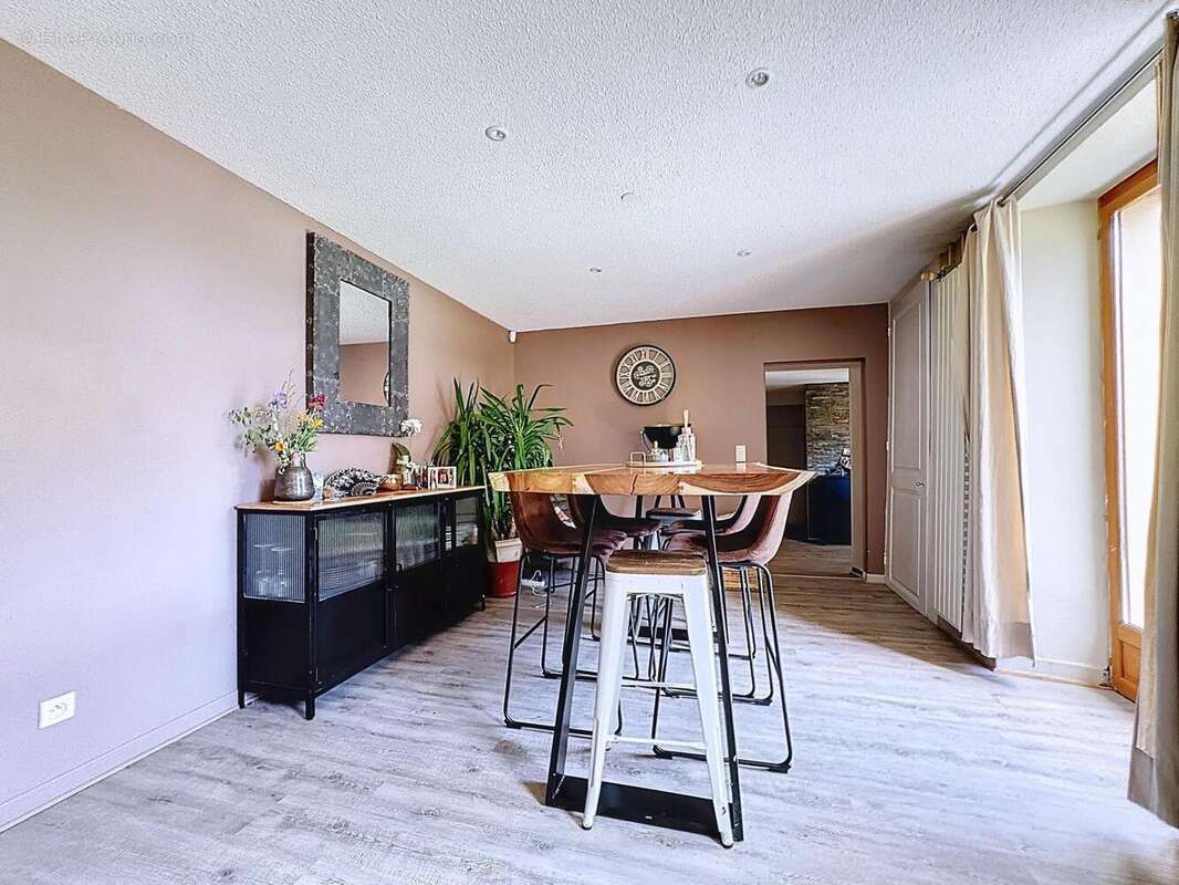 Maison 100 m² à Saint-Jean-De-Moirans  - photo 3