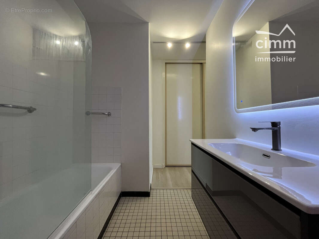 salle de bain - Appartement à GRENOBLE