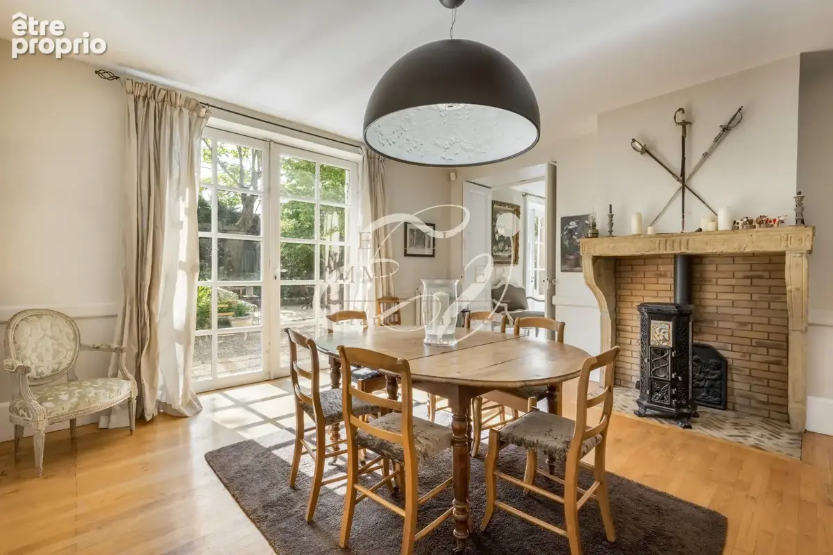 Vente ecully 69130 maison ancienne 11 pieces beaucoup de charme calme belles prestations - photo 6