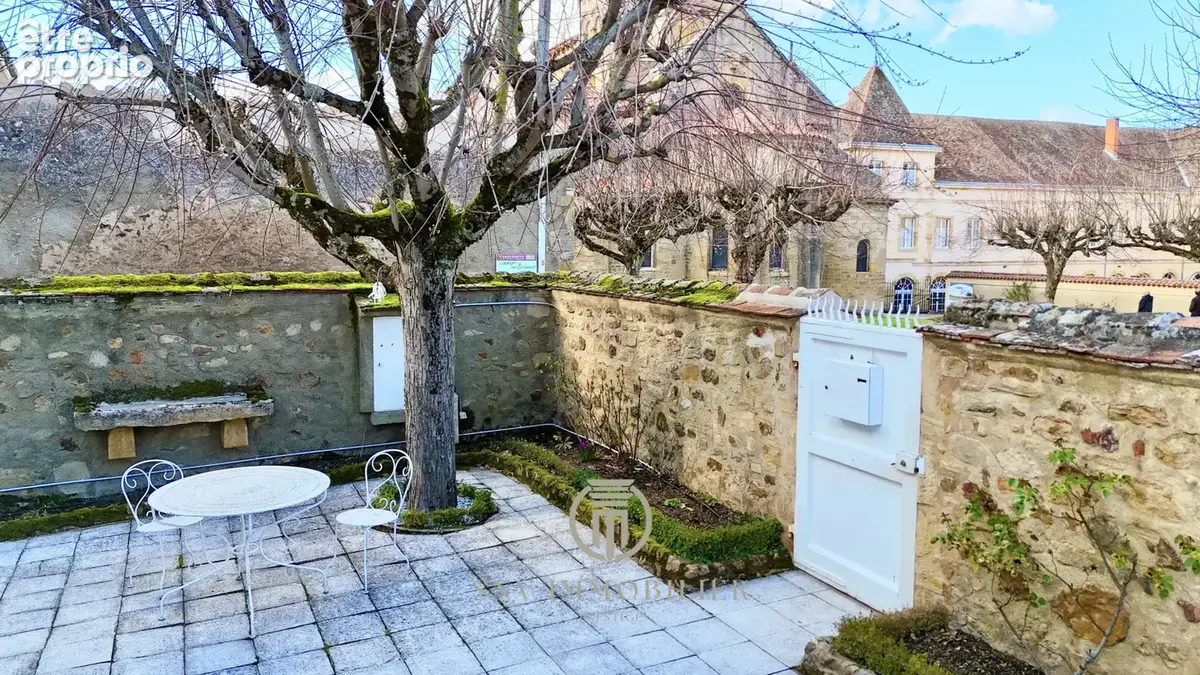 Maison de caractère du XVII ème siècle dans un village pittoresque avec jardin, piscine, atelier... - photo 12