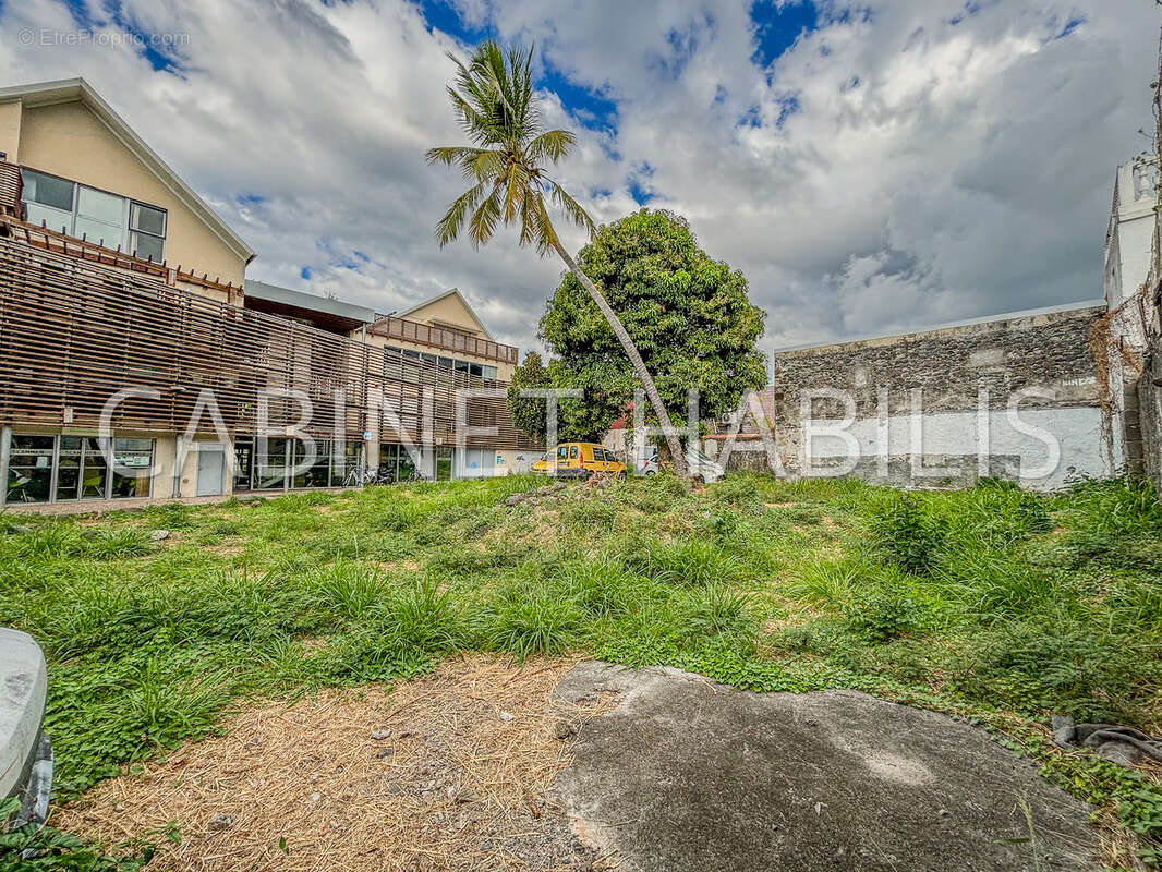 A vendre - un ensemble immobilier - saint-denis -  1 253 000 € - photo 2