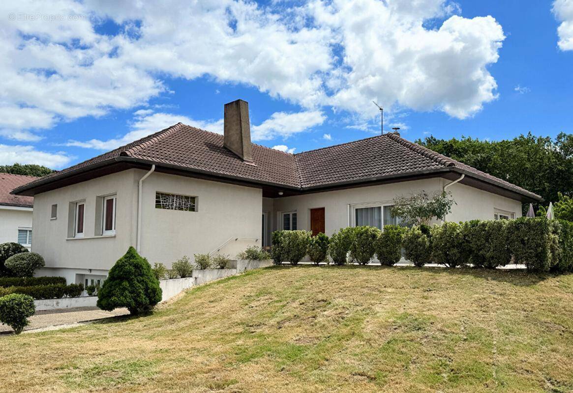 Maison à PIERRE-DE-BRESSE