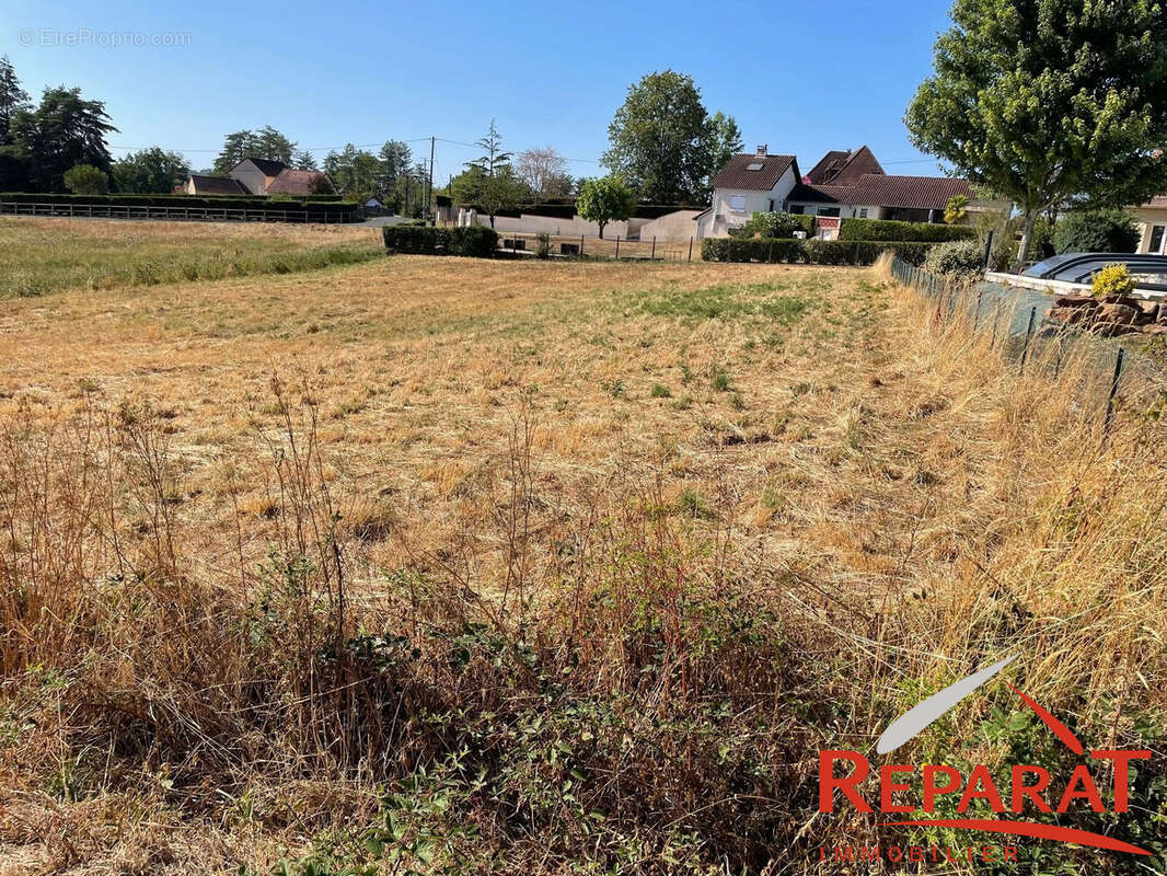 Terrain 1545 m² à Saint-Viance  - photo 2