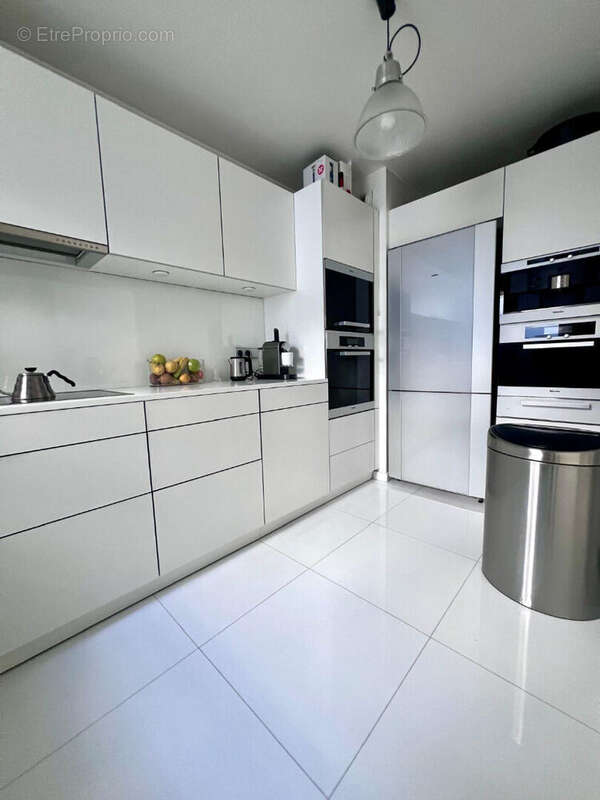 Quartier saint Fargeau - 4 PIECES  ET LOGGIA 5m2. Entre loft et maison contemporaine - photo 10