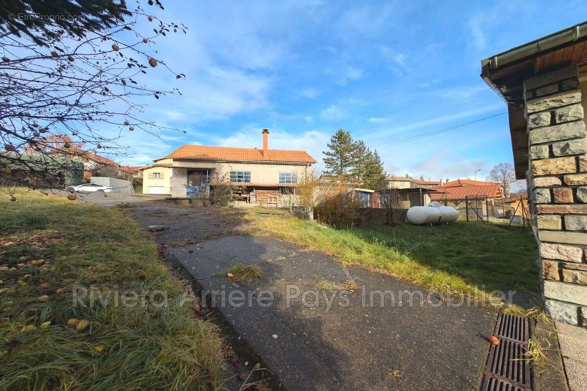 Maison à TURRIERS