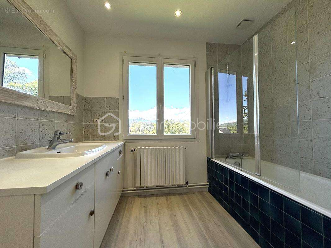 Maison familiale rénovée de 175 m² – 5 chambres – Terrain 904 m² - photo 19