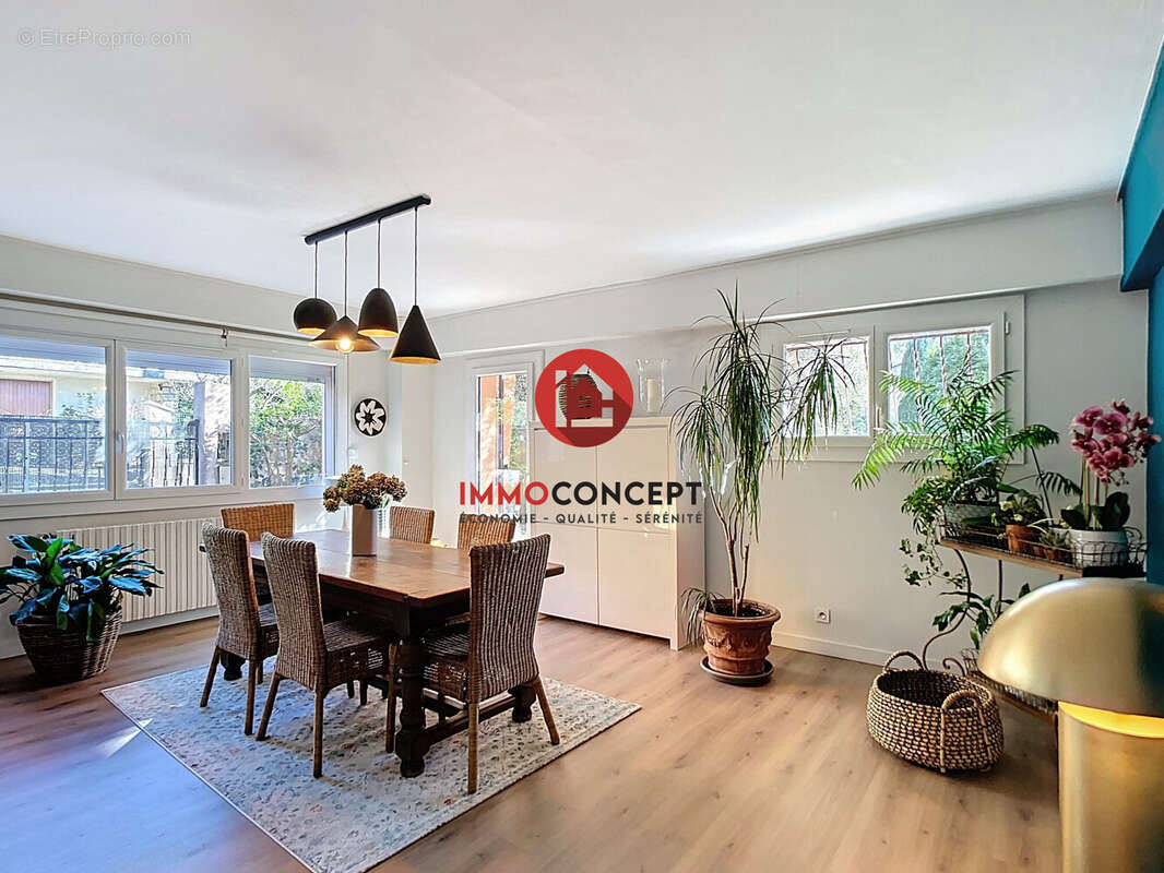 Maison à LES ANGLES