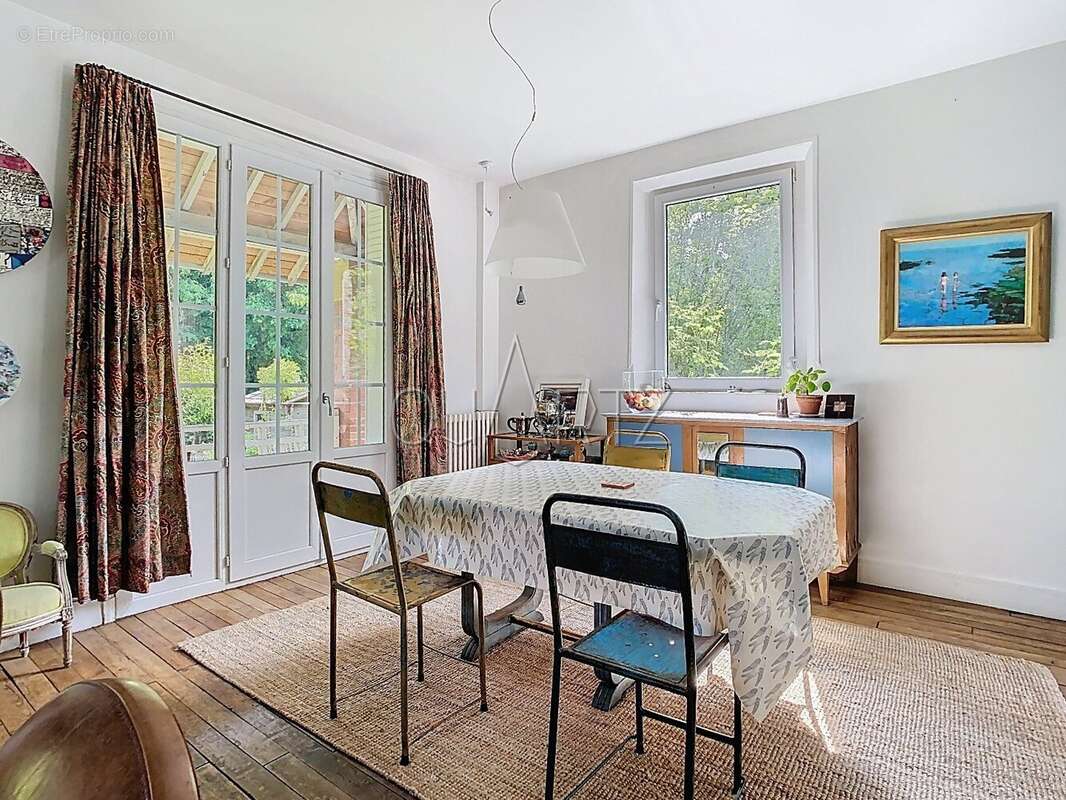 Maison à LA CELLE-SAINT-CLOUD