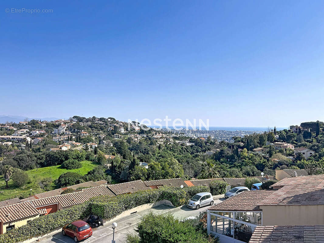 Appartement à VALLAURIS