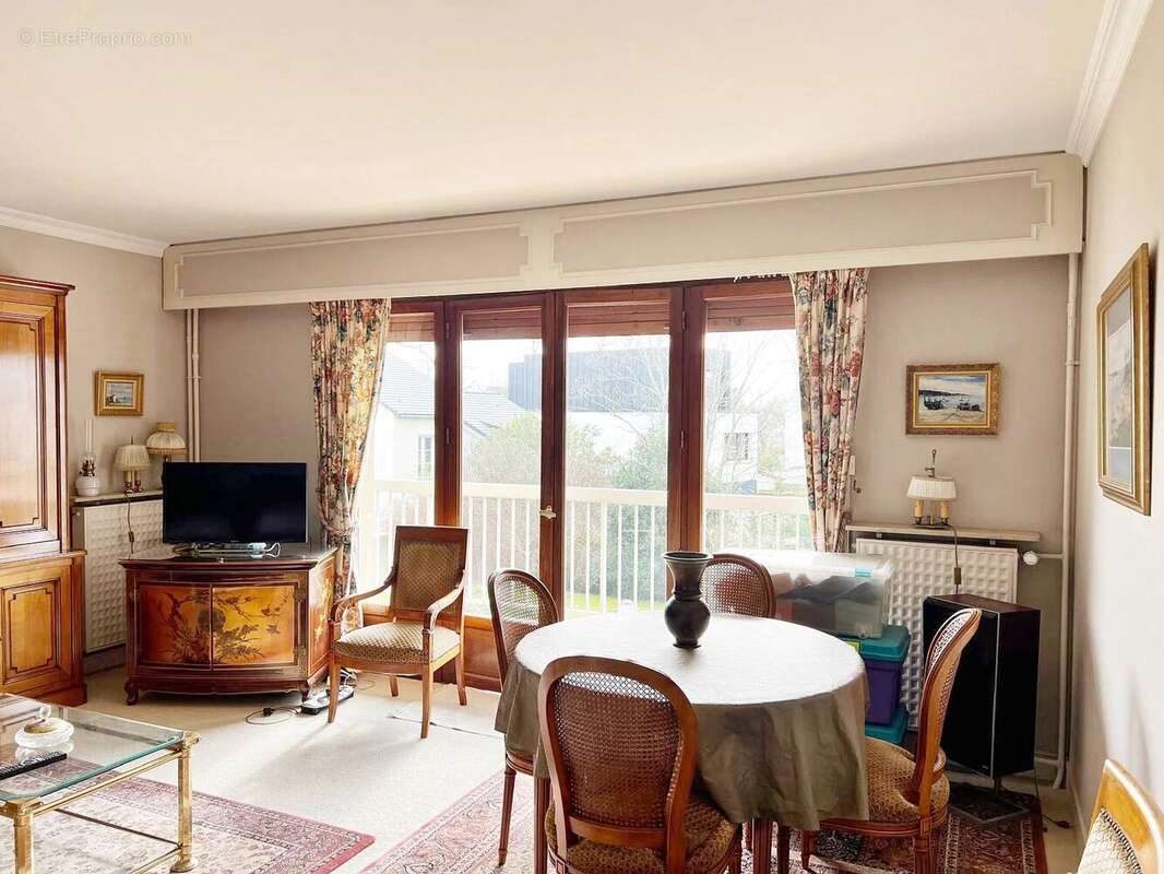 Appartement à SAINT-MAUR-DES-FOSSES