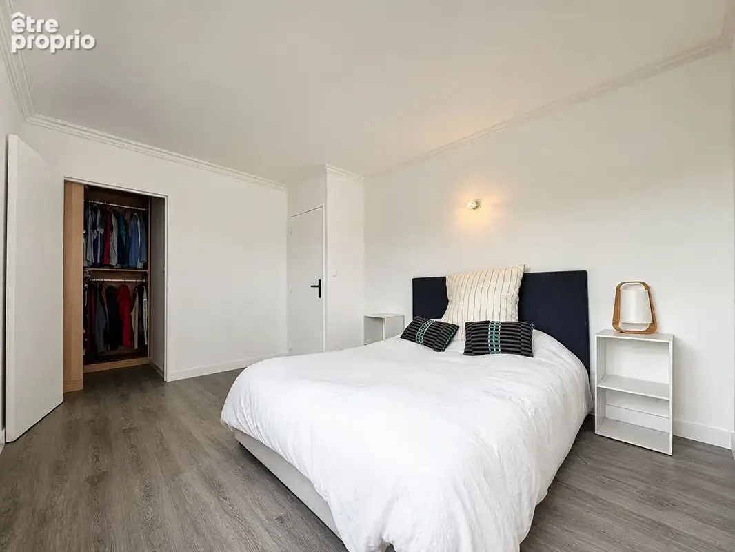 PROCHE COMMERCES - Bel appartement rénové de 70 m² - photo 6
