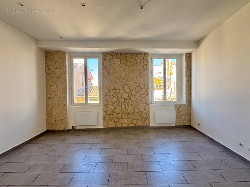 Appartement à MARSEILLE-2E