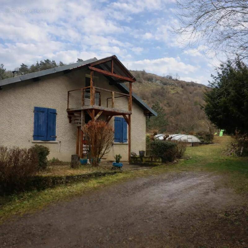 Maison à SAINT-CHRISTOPHE-SUR-DOLAISON