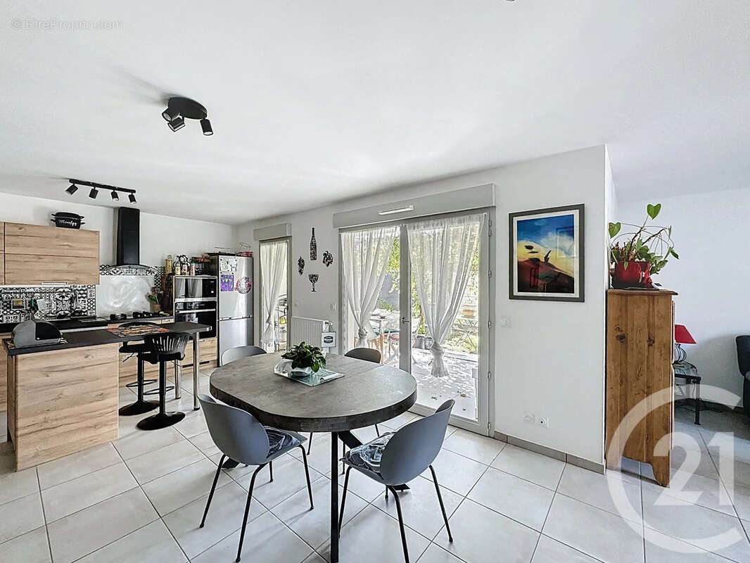 Appartement à SEREZIN-DU-RHONE