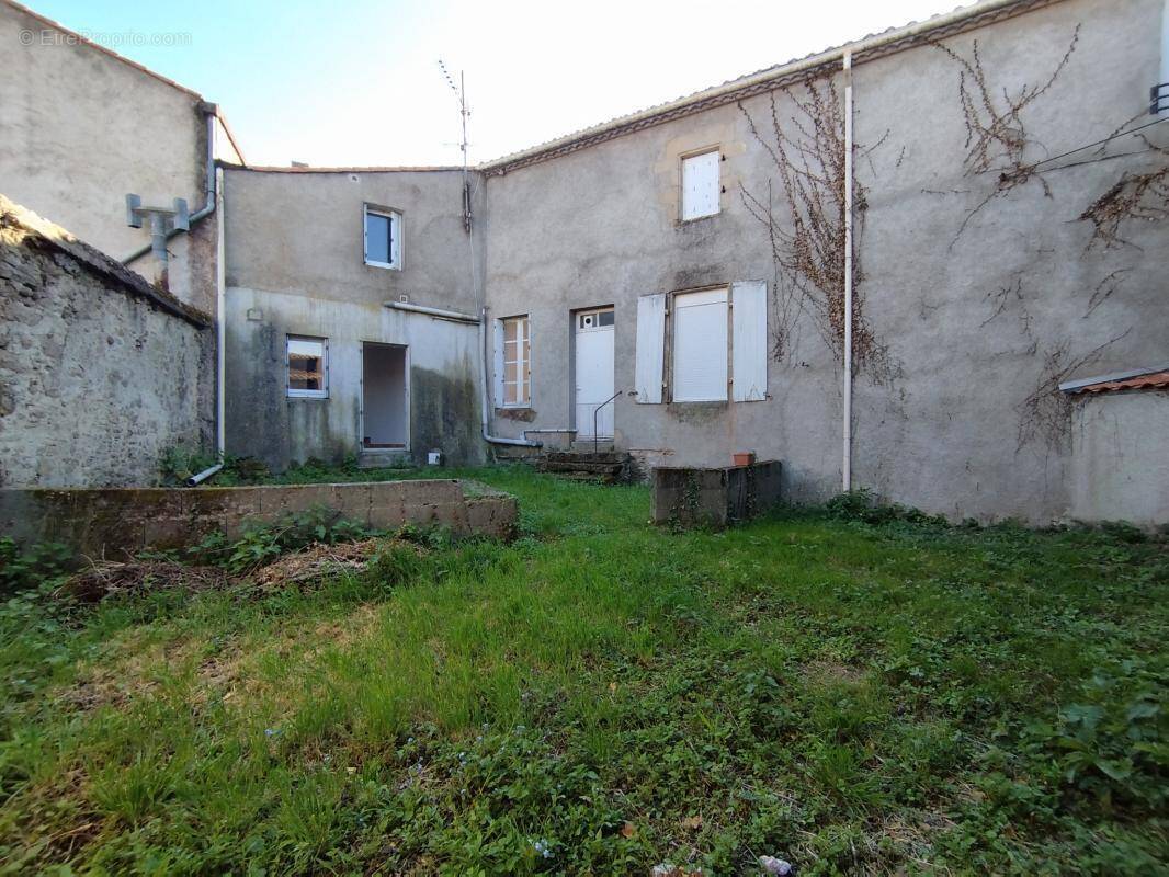 Maison à LEGE