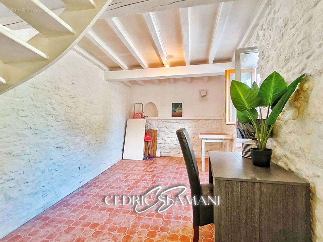 En exclusivite - maison de village en r+2 52 m2 - 2 chambres - 1 bureau - photo 2