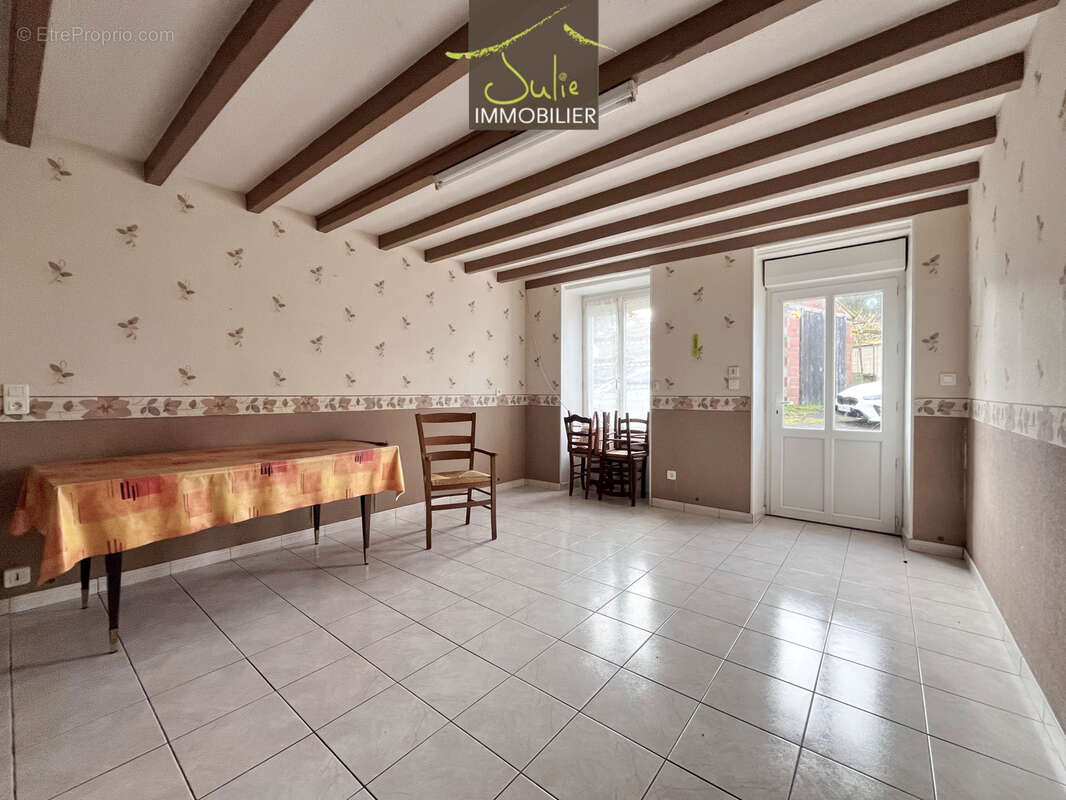 Maison à NUEIL-LES-AUBIERS