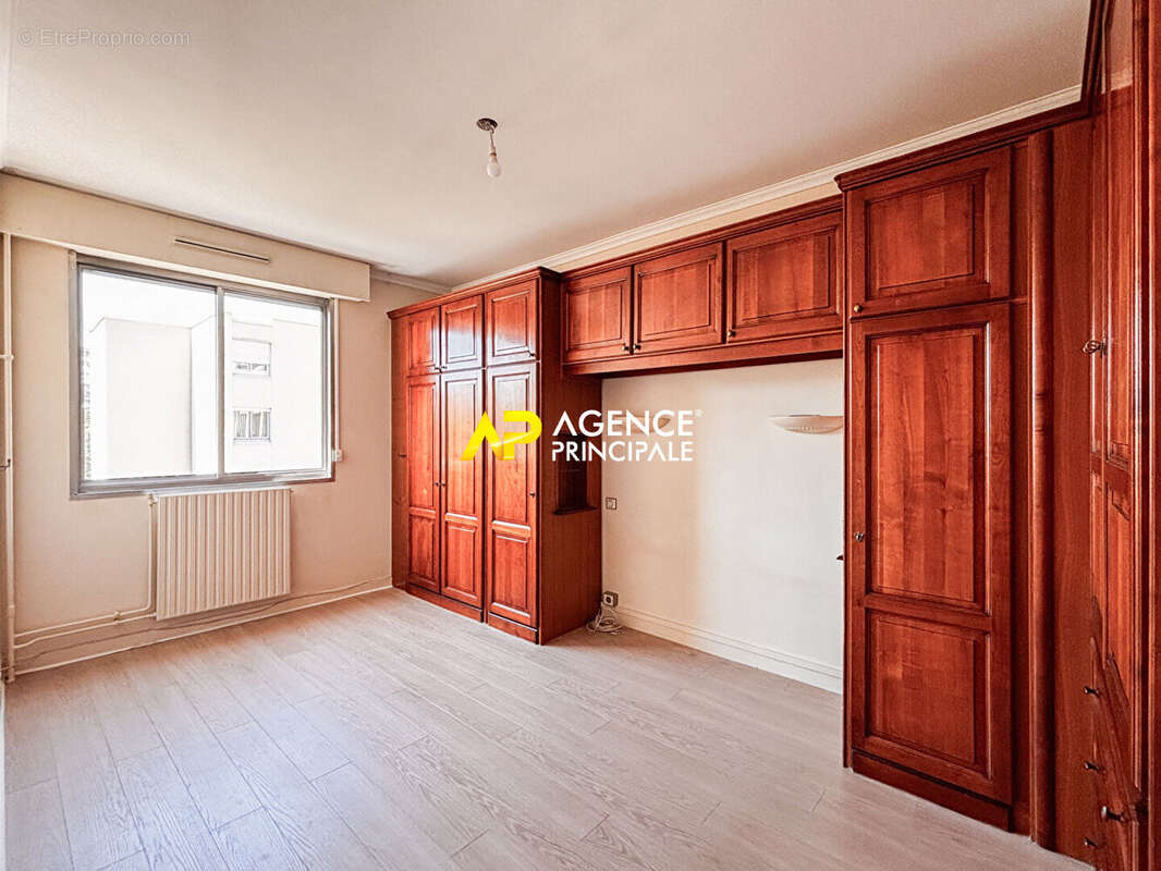Appartement à SARTROUVILLE