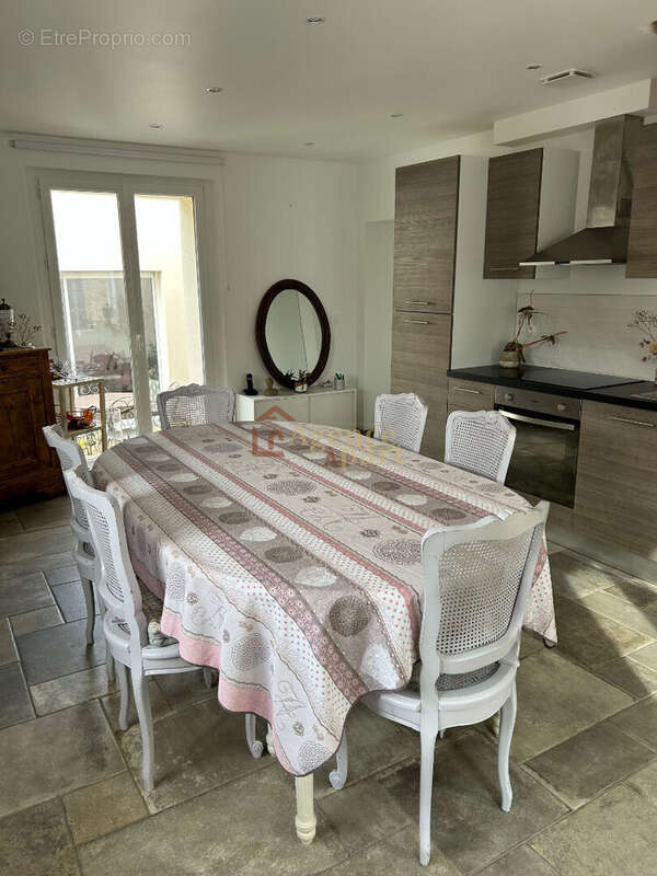 Maison à ARGENCES