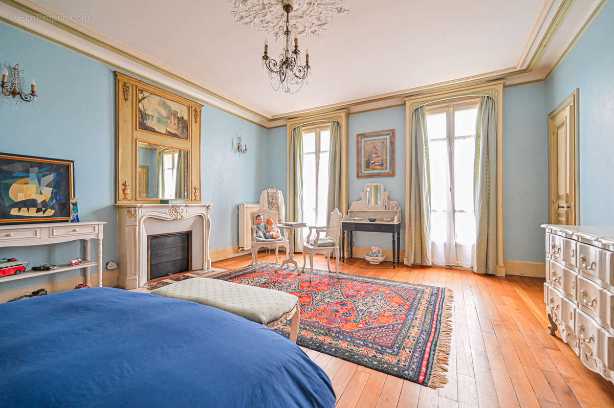 Maison à SAINT-MAUR-DES-FOSSES