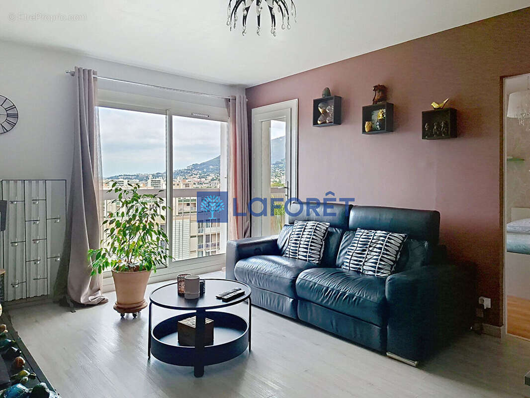 Appartement à LA VALETTE-DU-VAR