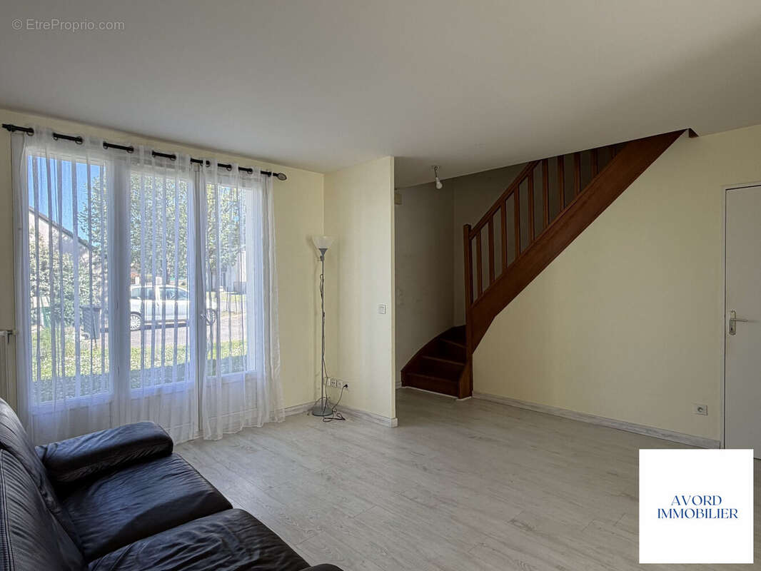 Maison à AVORD