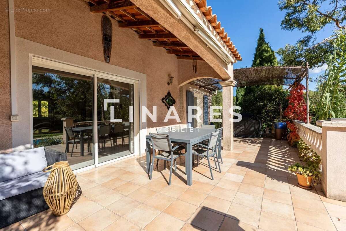 Maison à SAINT-ZACHARIE