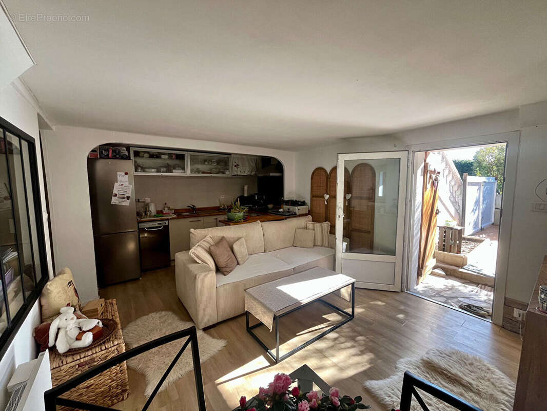 Appartement à LE MUY