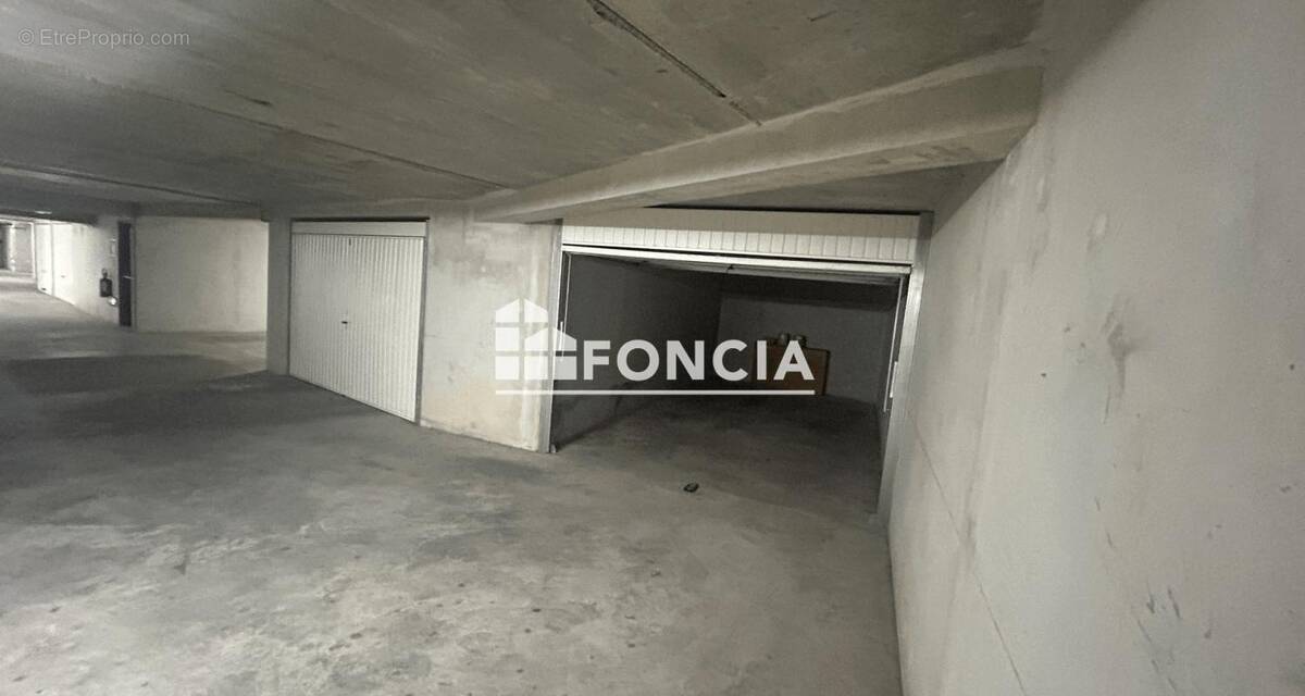 Parking à MARSEILLE-8E