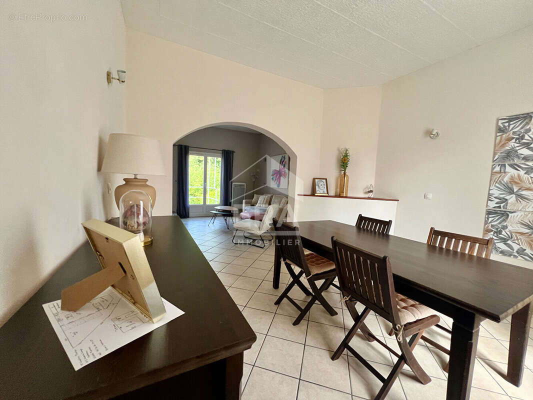 Maison à MONTEREAU-FAULT-YONNE