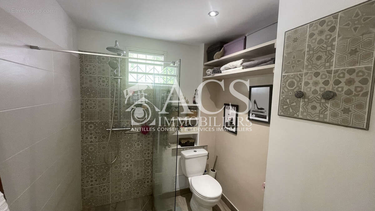 Grand appartement T4 avec piscine couverte - SCHOELCHER - photo 2