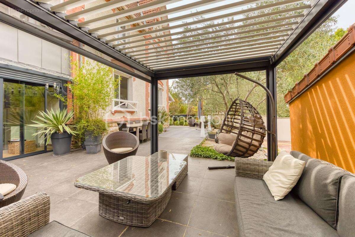 Maison familiale 7 pièces, climatisée, aux beaux volumes, avec terrasse et garage - photo 21
