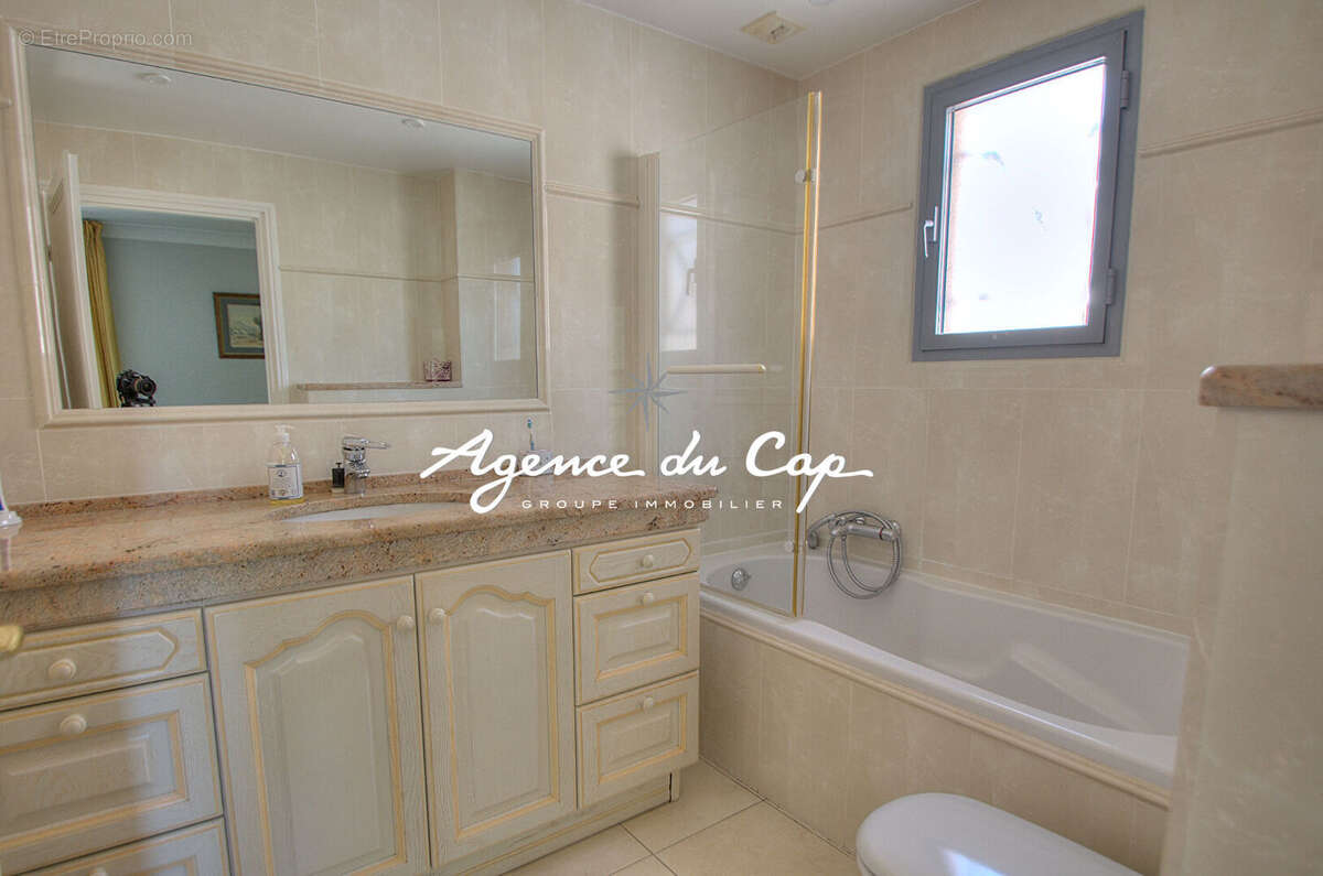 Appartement 4 pieces  109 m2 dernier etage piscine garage saint-raphael - photo 11