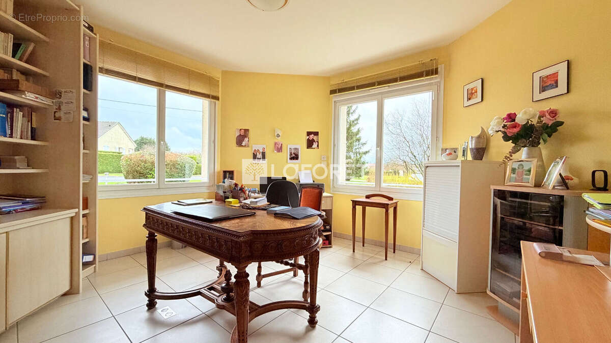 Maison à SAINTE-MENEHOULD