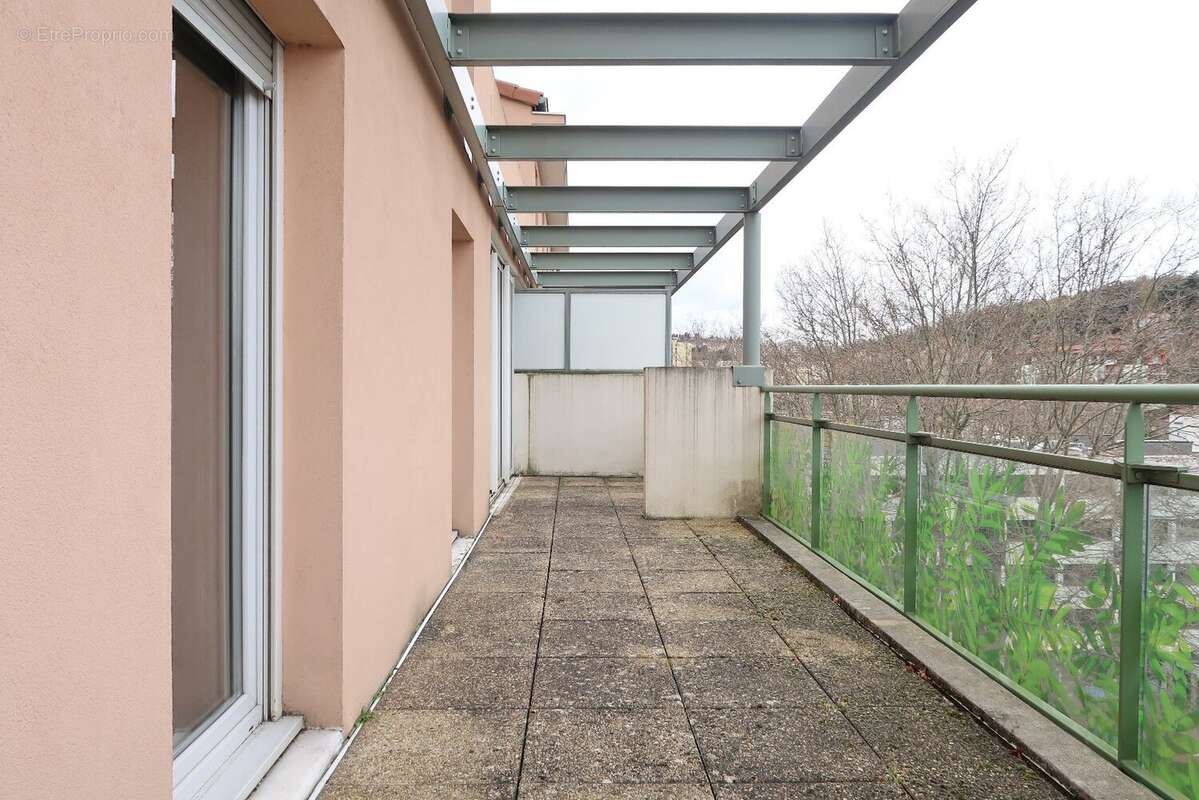 Appartement à SAINT-ETIENNE