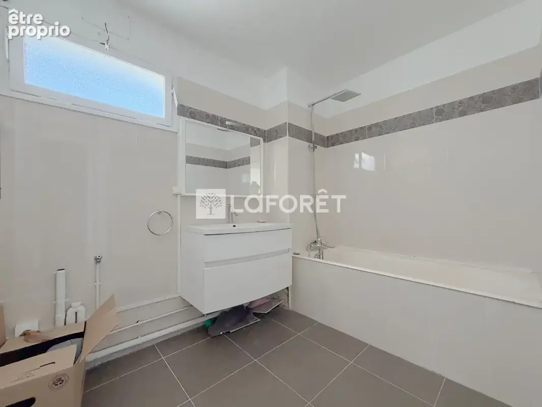 3 pièces traversant de 66m² avec balcon, parking et cave - photo 7