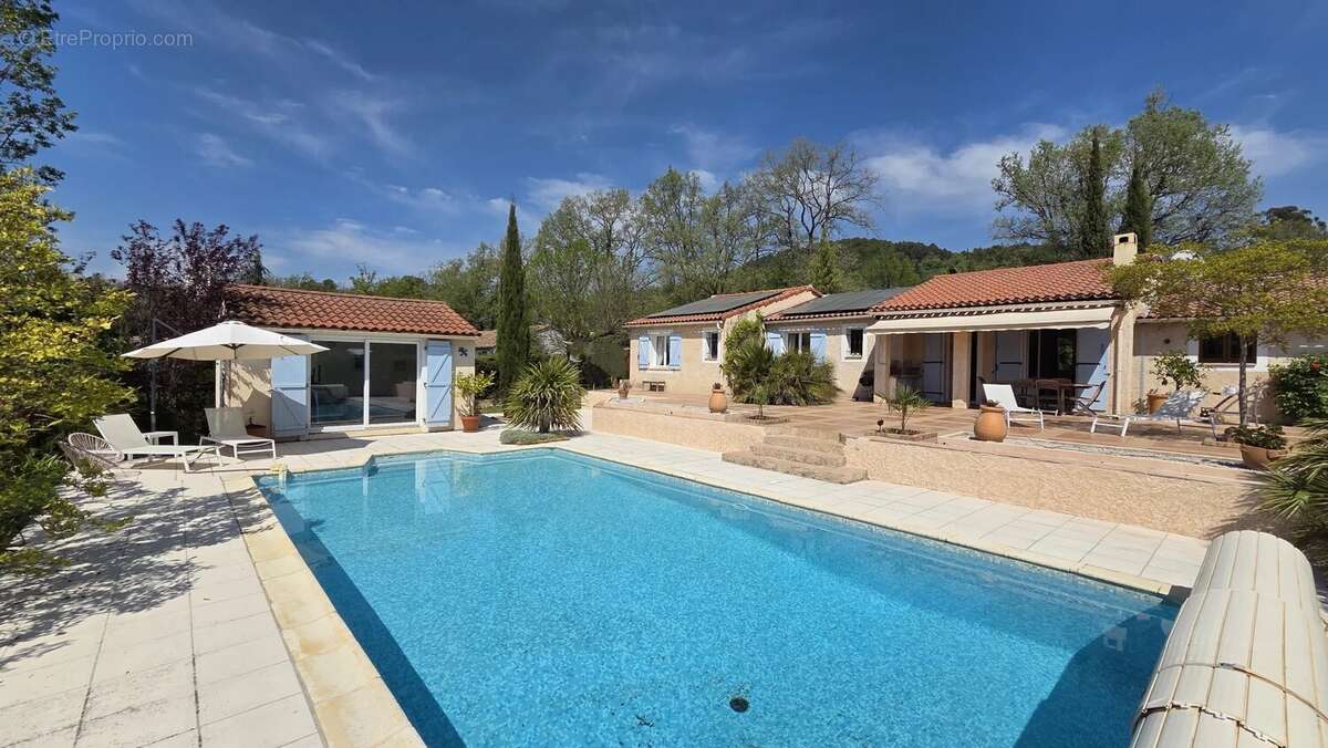 Maison à TOURRETTES