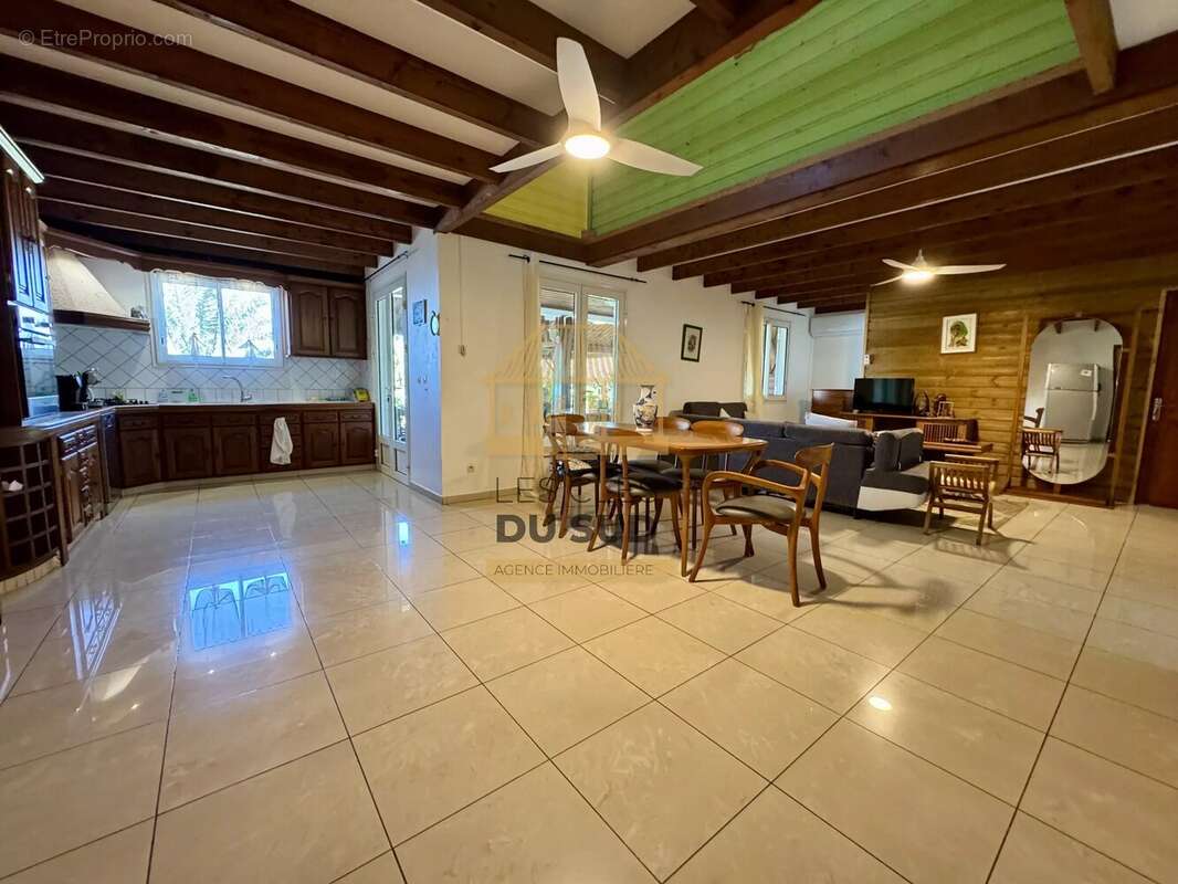 Maison familiale de 4 chambres avec garage fermé - photo 8