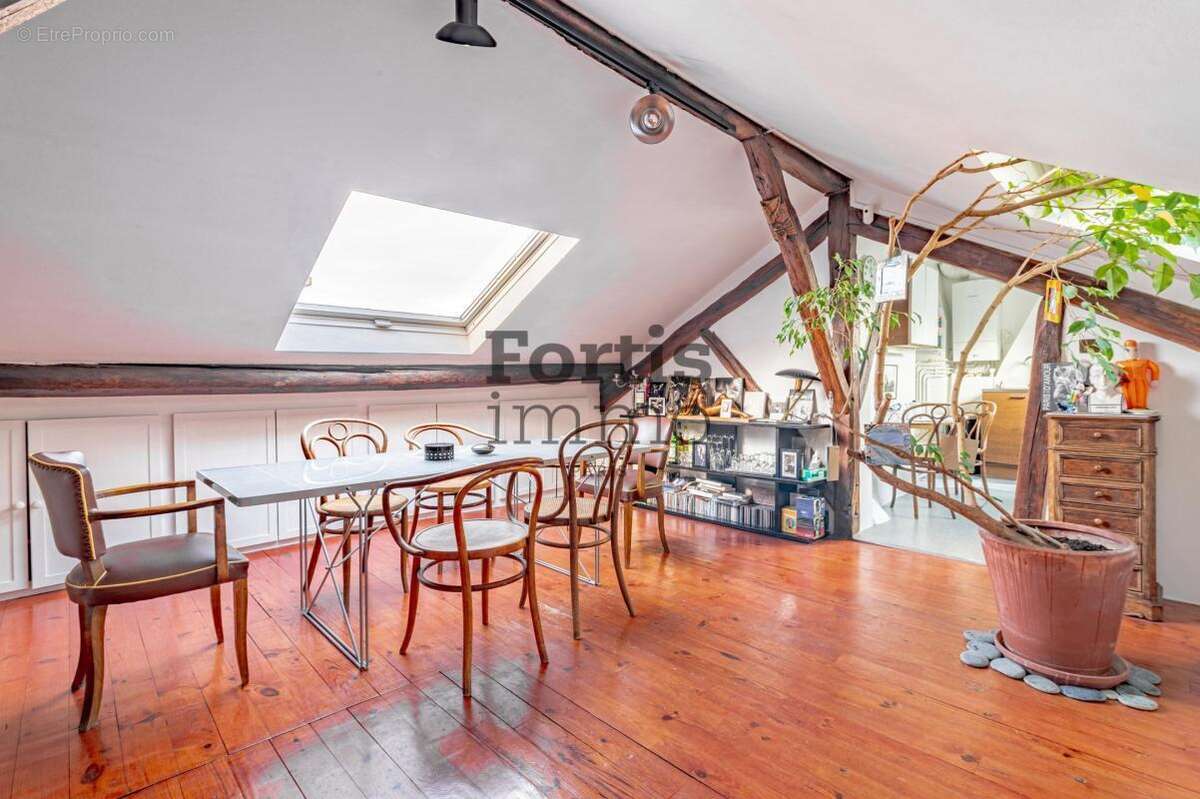 Appartement à PARIS-18E