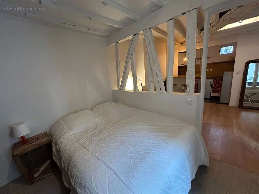 Appartement à PARIS-10E