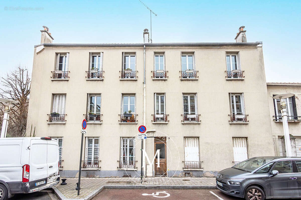 Appartement à MONTROUGE