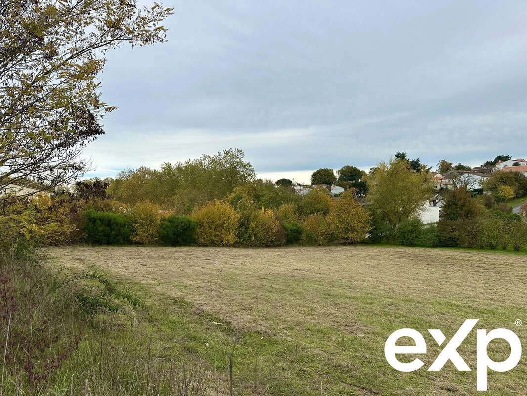 Terrain à SAINTES