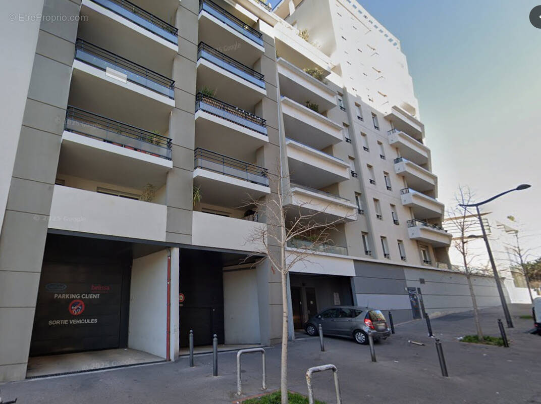 Parking à MARSEILLE-8E