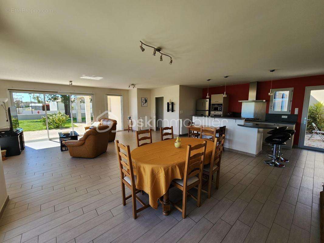 Maison à SAINT-GELAIS